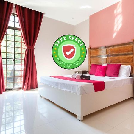 Reddoorz Plus @ West Nautical Road Puerto Galera Extérieur photo