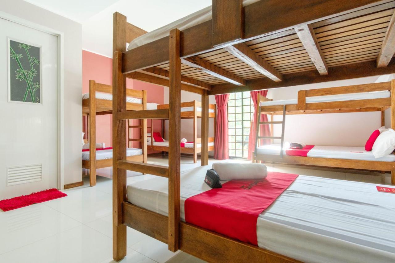 Reddoorz Plus @ West Nautical Road Puerto Galera Extérieur photo