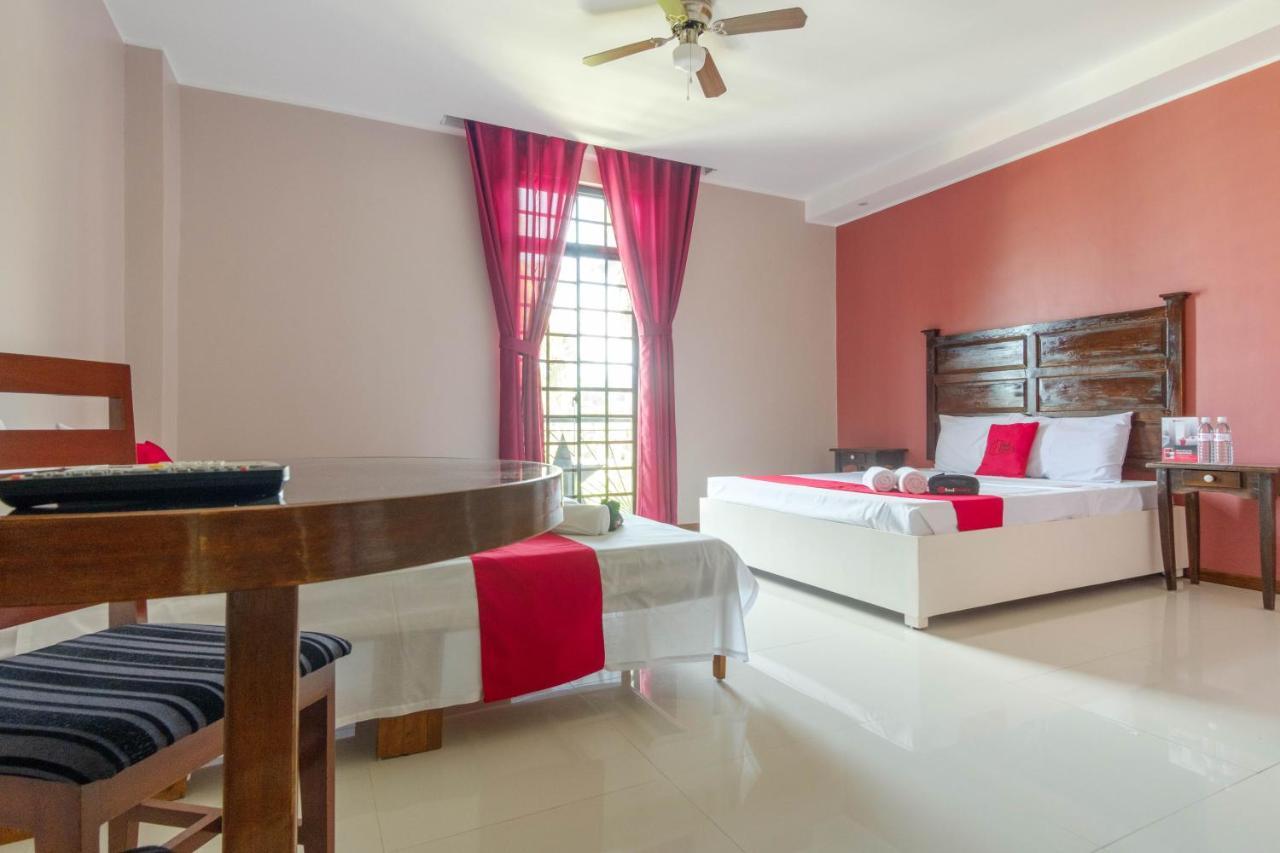 Reddoorz Plus @ West Nautical Road Puerto Galera Extérieur photo