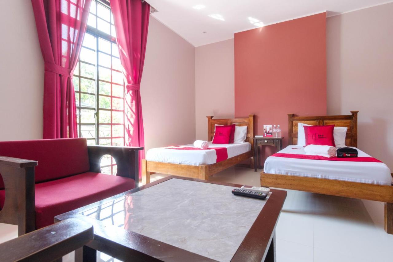 Reddoorz Plus @ West Nautical Road Puerto Galera Extérieur photo